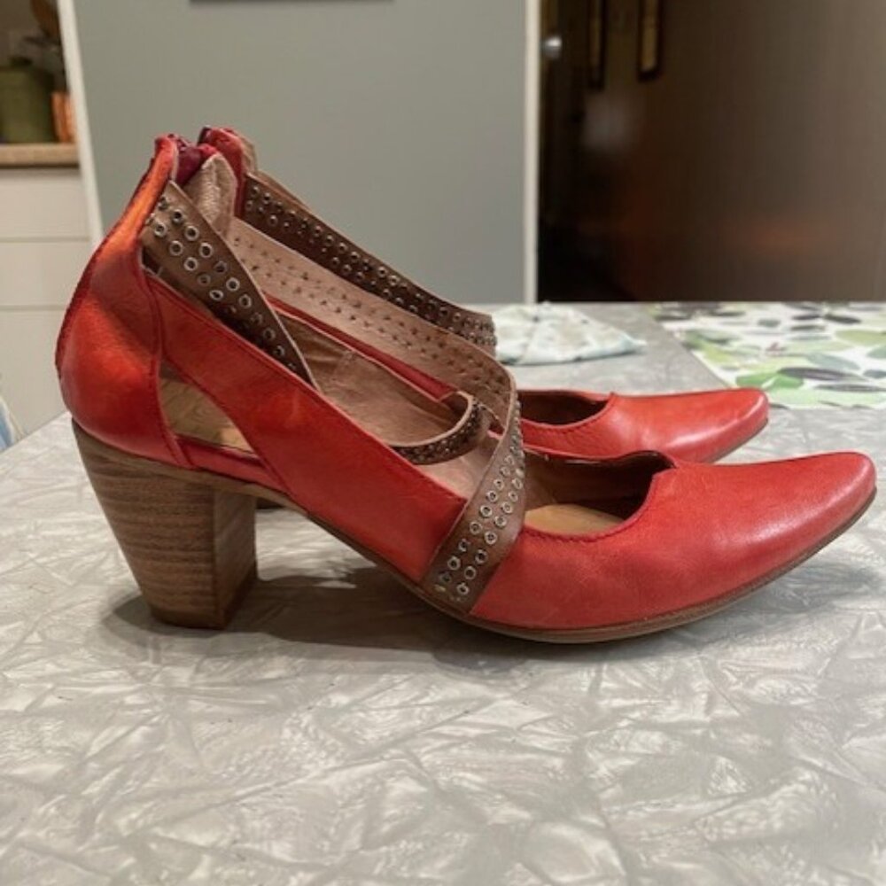 SPIRAL Burnt Orange & Brown Leather Heels Made in Spain. Sz 36